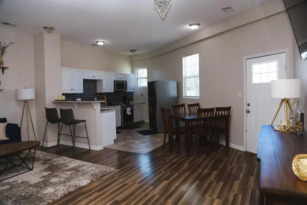 Charming Home Near Churchill Downs Louisville 0*,  United States