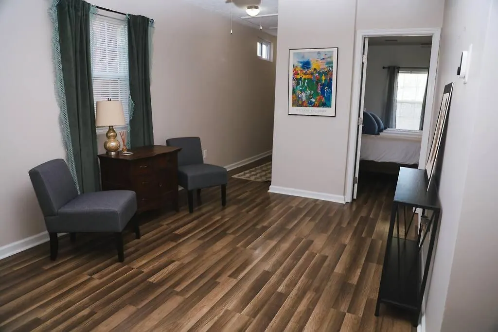 Charming Home Near Churchill Downs Louisville